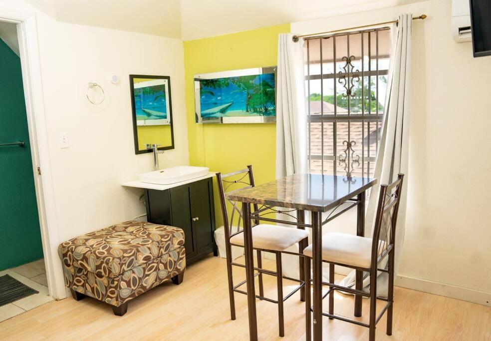 Apartamento Cocoplum Rest N Hideaway #2 *